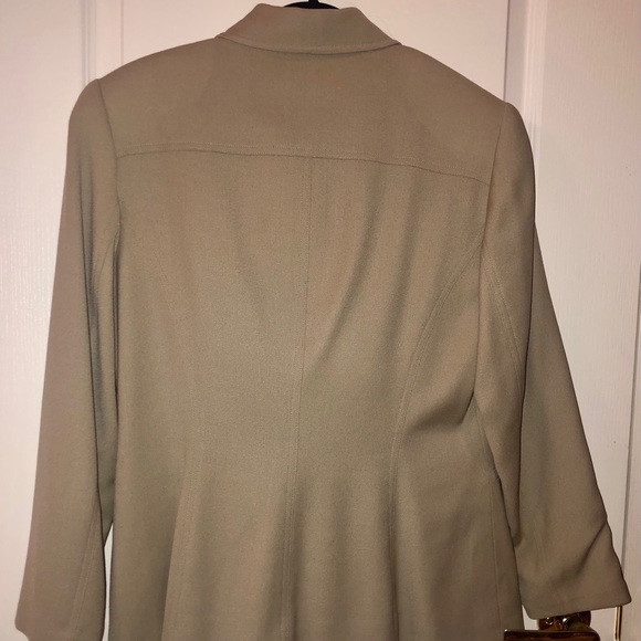 Femme de Carriere jacket and skirt suit - Picture 2 of 4